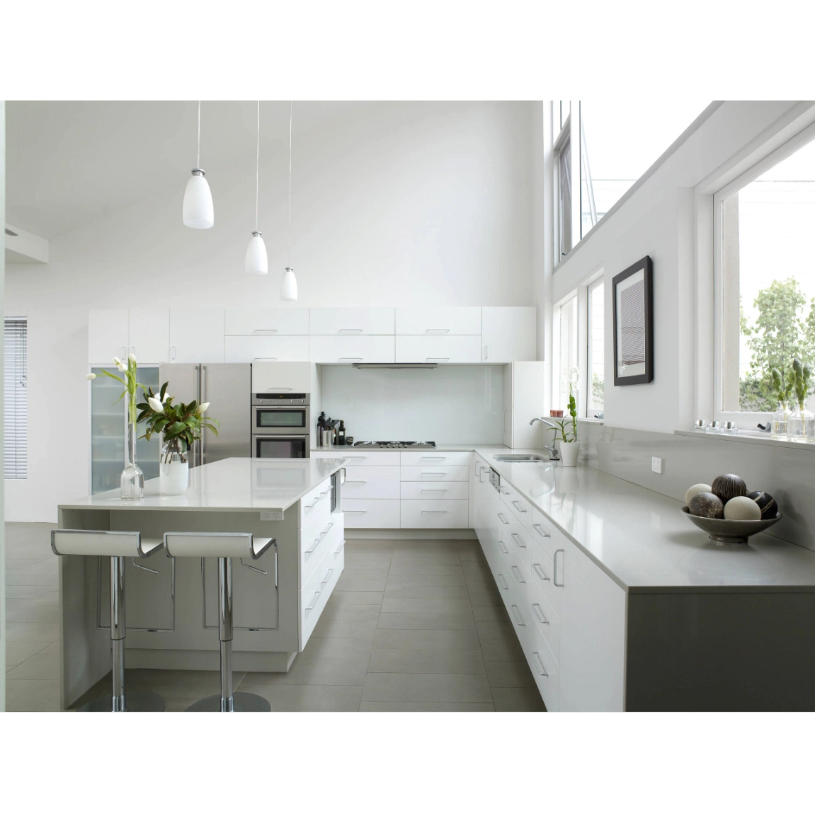 China Supplier High Gloss Lacquer White Kitchen Cabinet 1