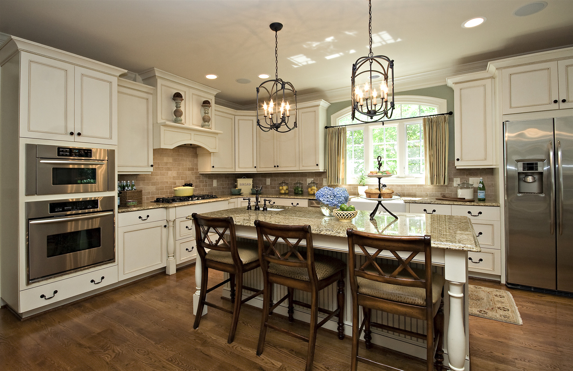 Luxury White L Shape Solid Wood Kitchen Cabinet | Aisdecor