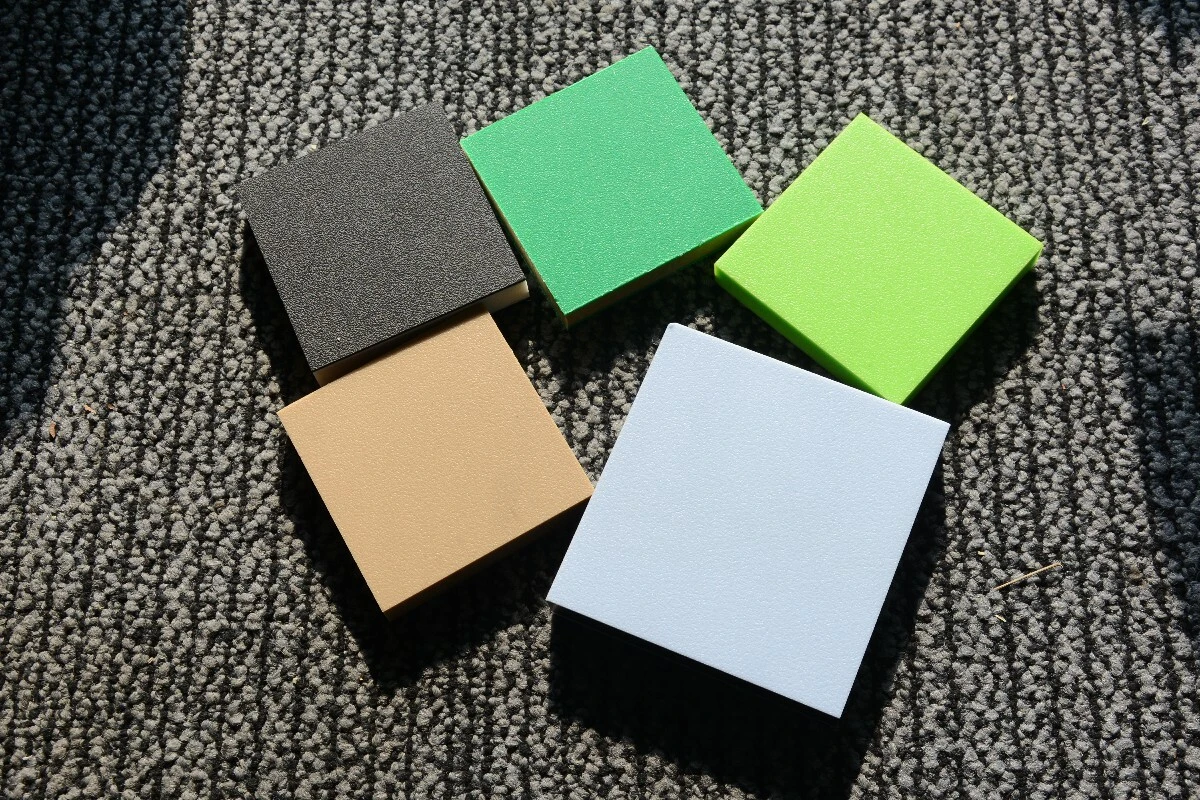 Feuille HDPE texturée noire, jaune, rouge, bleu et personnalisé 1