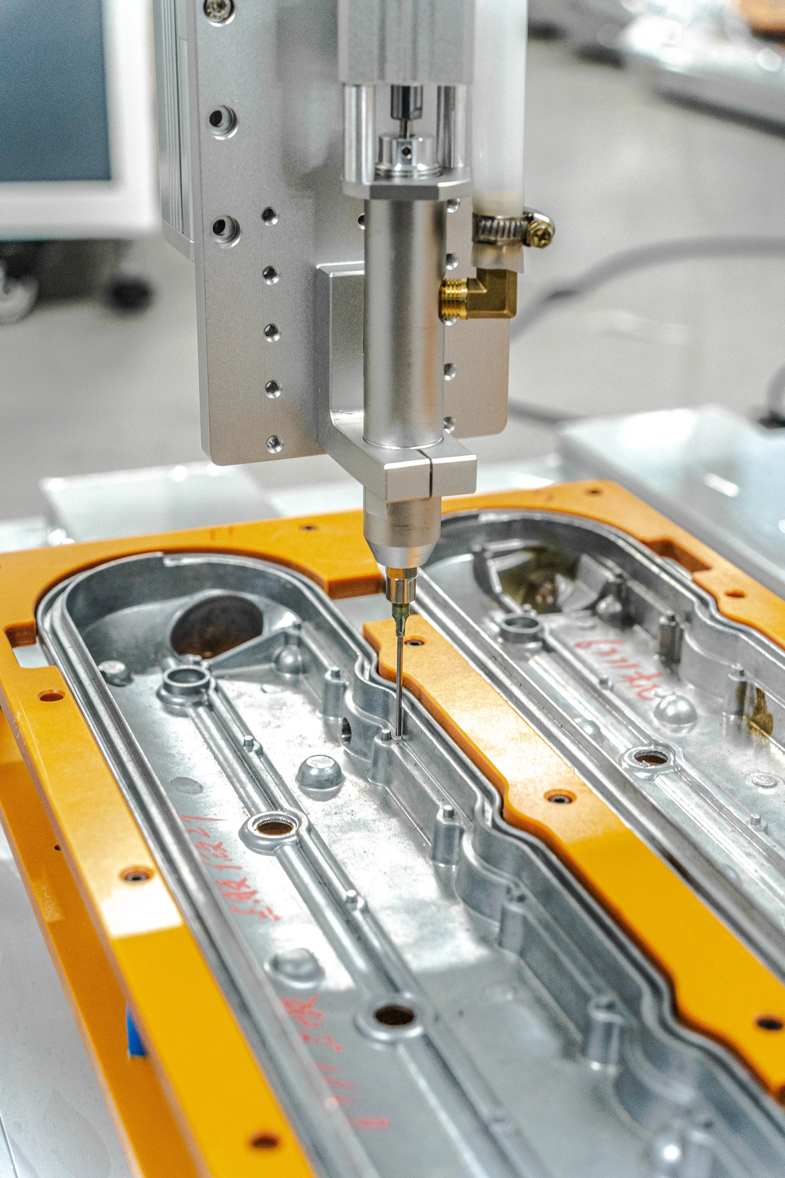 Cnc Glue Dispenser Machine Wholesale - Xiaomao Machine-4 5