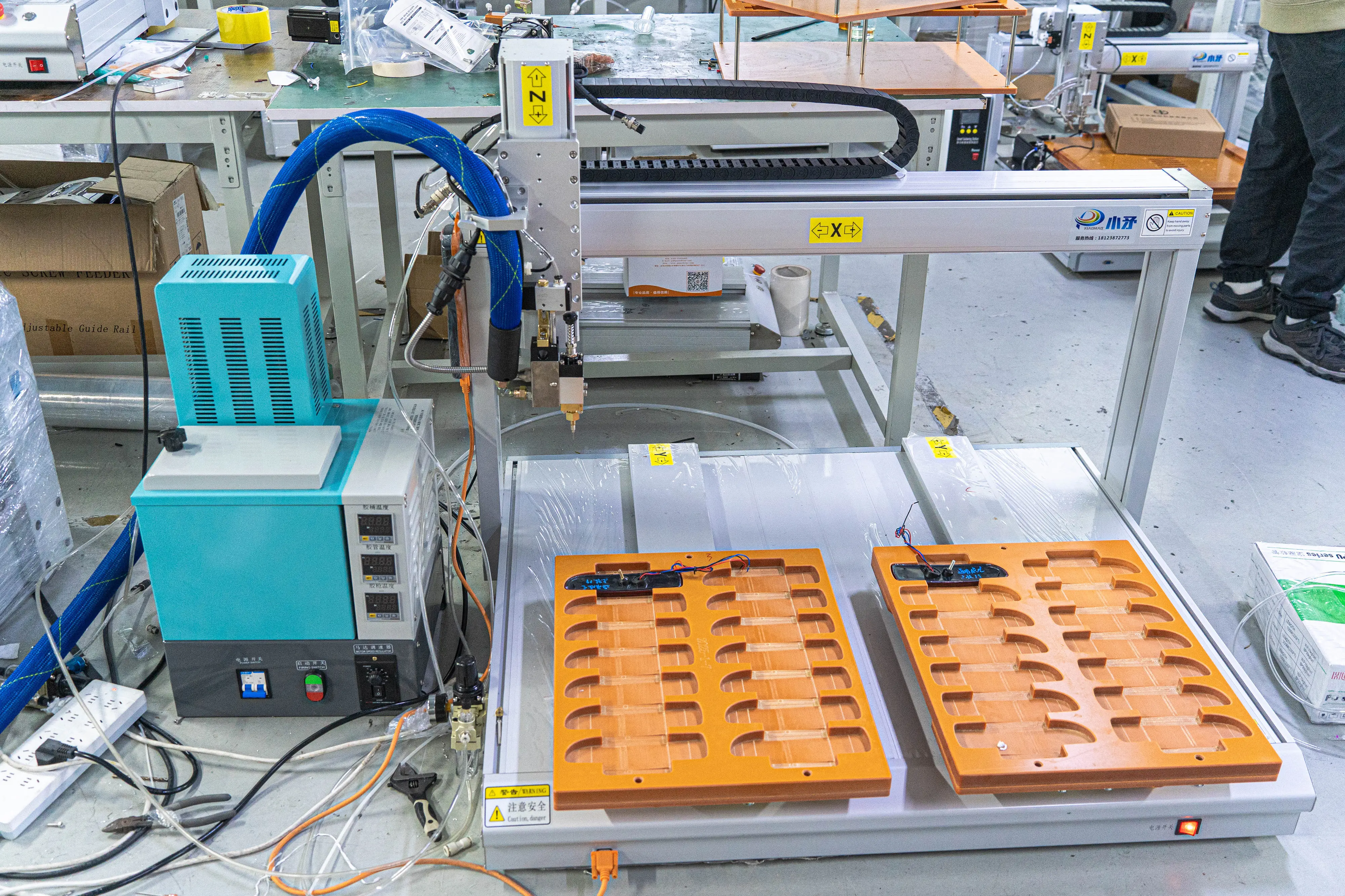 Automated Glue Dispensing Machine by Xiaomao Machine 3
