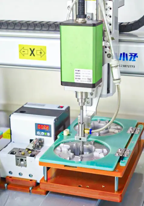 Automatic Screw Fastening Machine by Xiaomao Machine-2 5