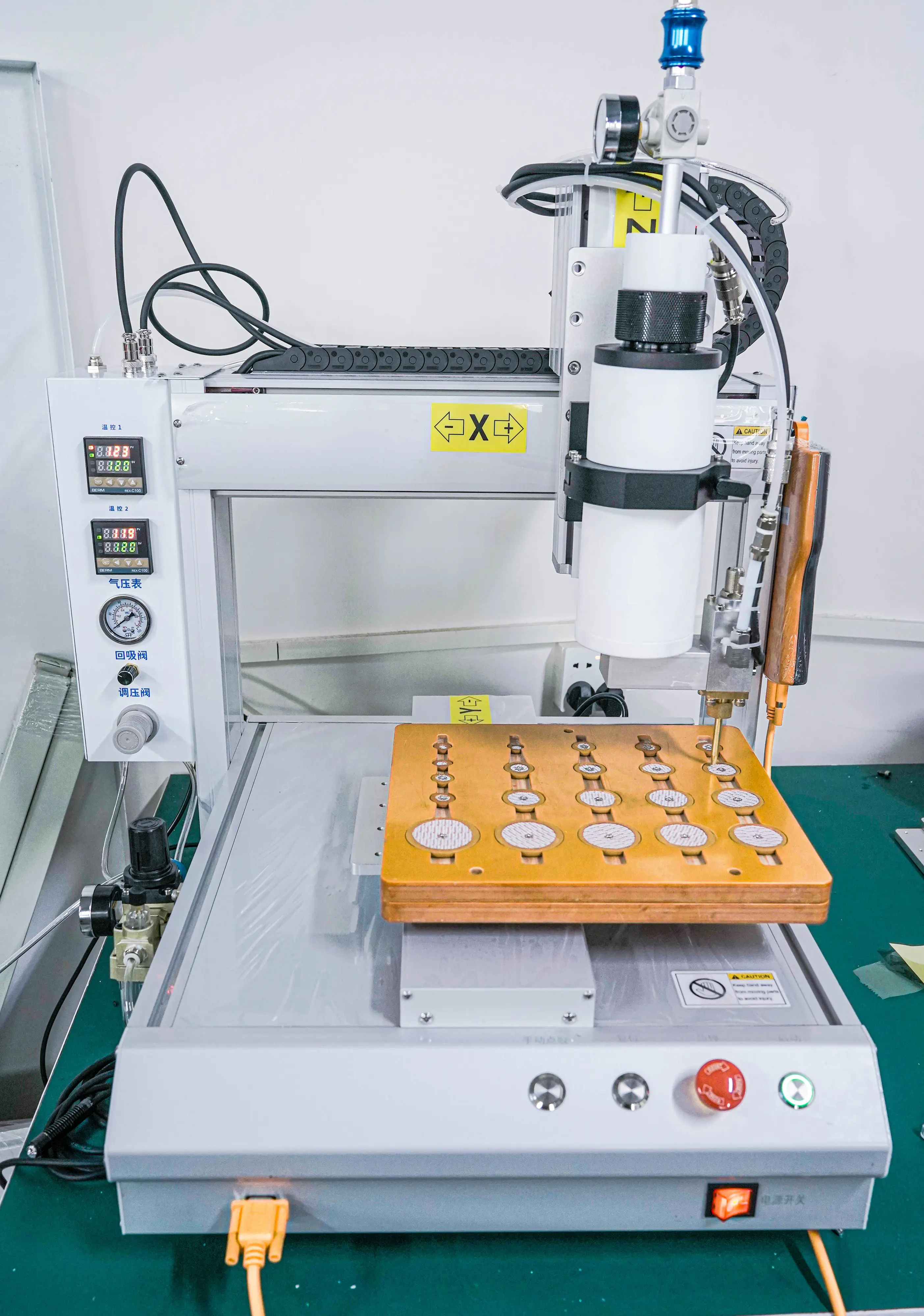 Hot Melt Glue Machines - - Xiaomao Machine 3