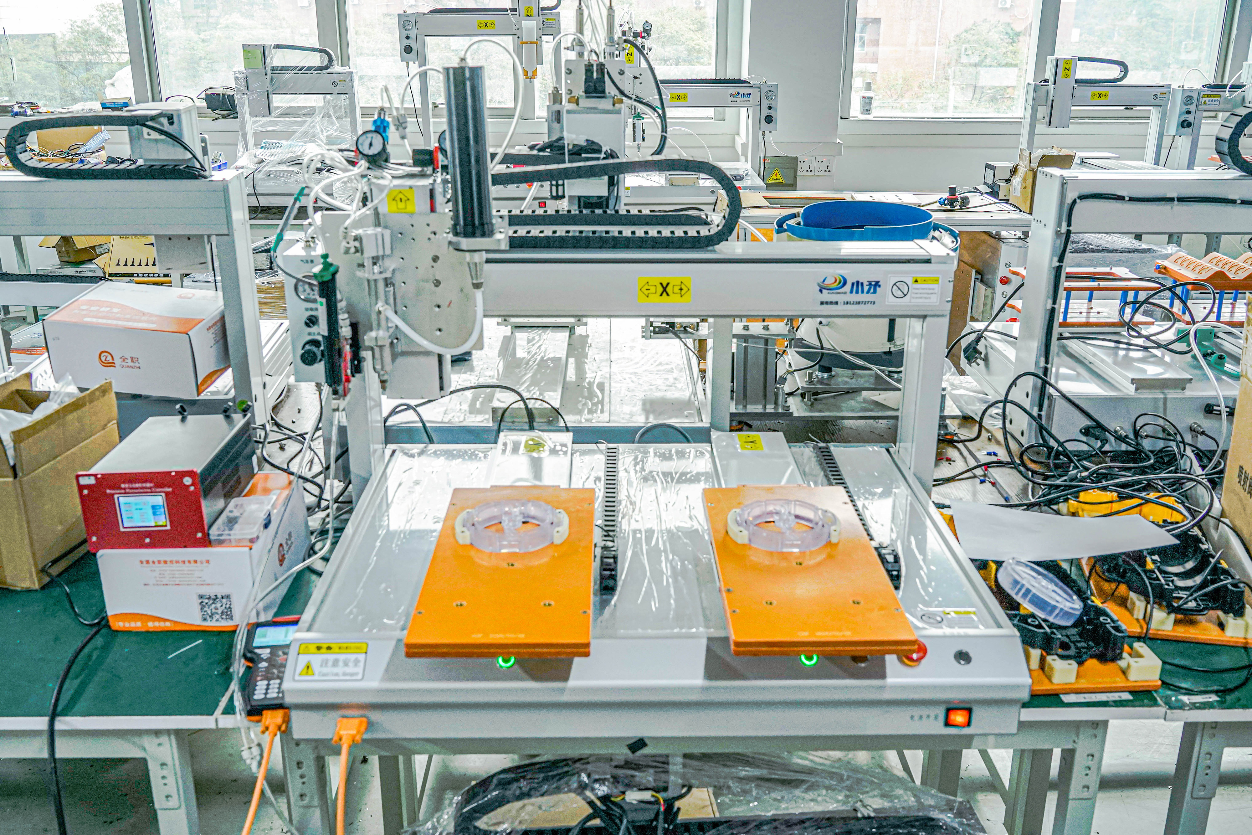 Máquina dispensadora de válvulas piezoeléctricas para piezas de plástico 3