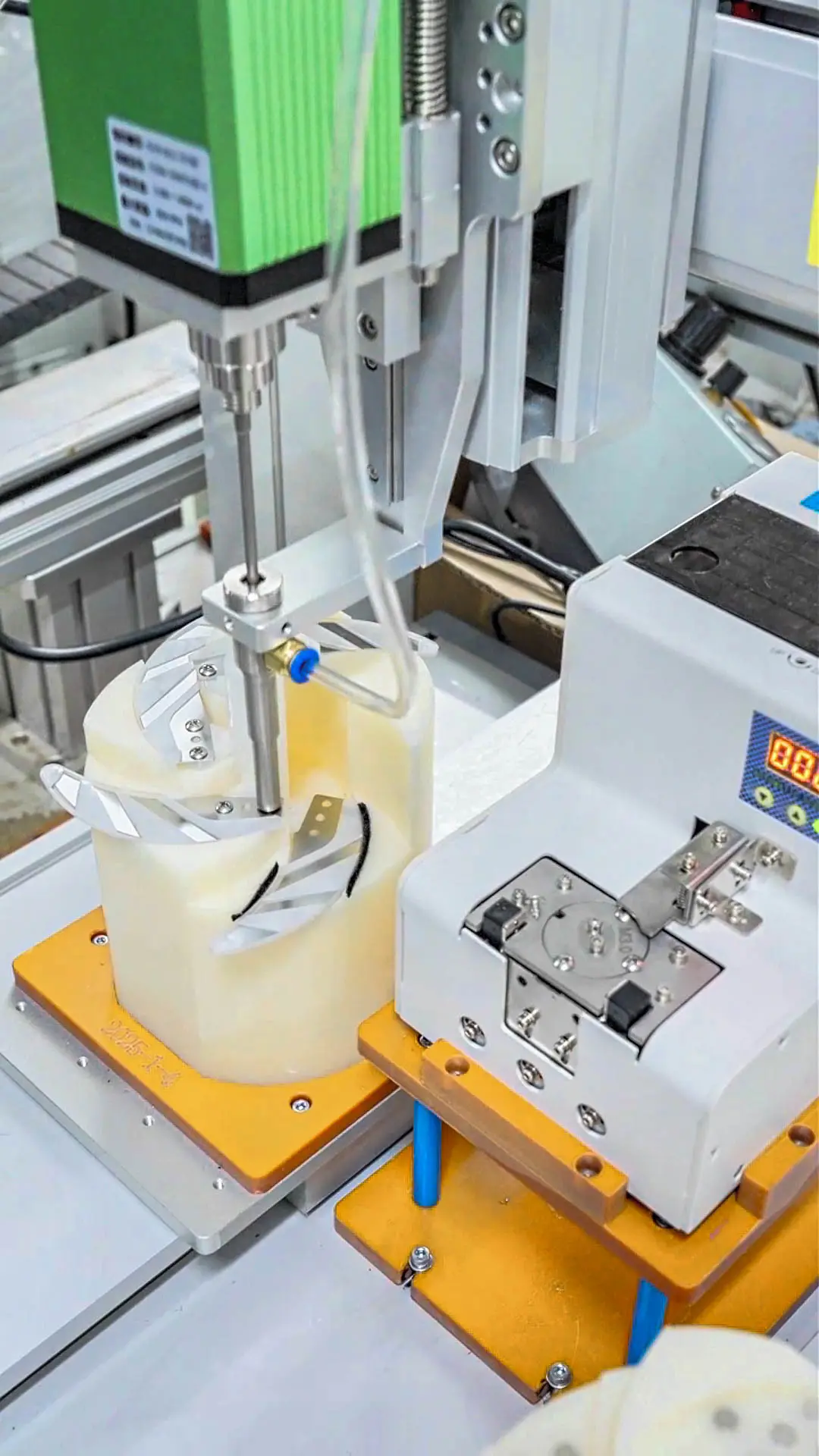 Automatic Screw Fastening Machine by Xiaomao Machine 6