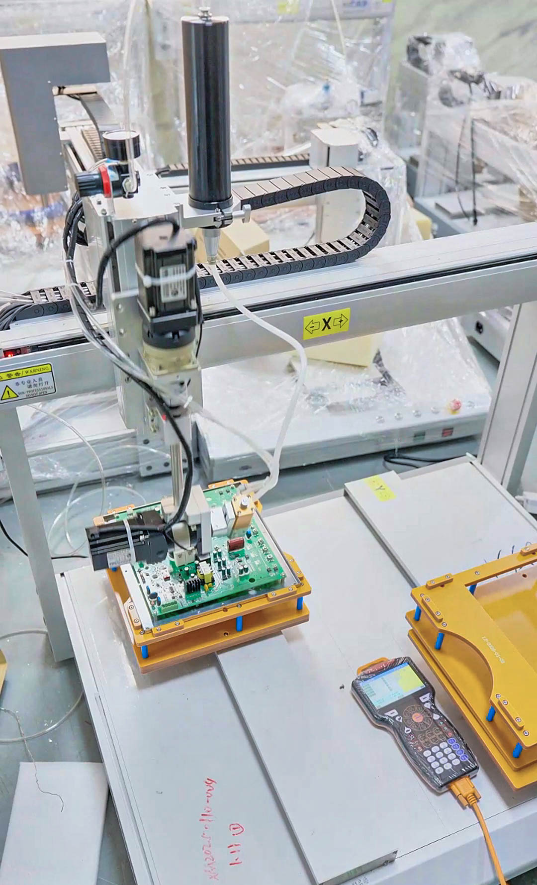 Double-station rotary glue dispensing machine for PCB boards 4