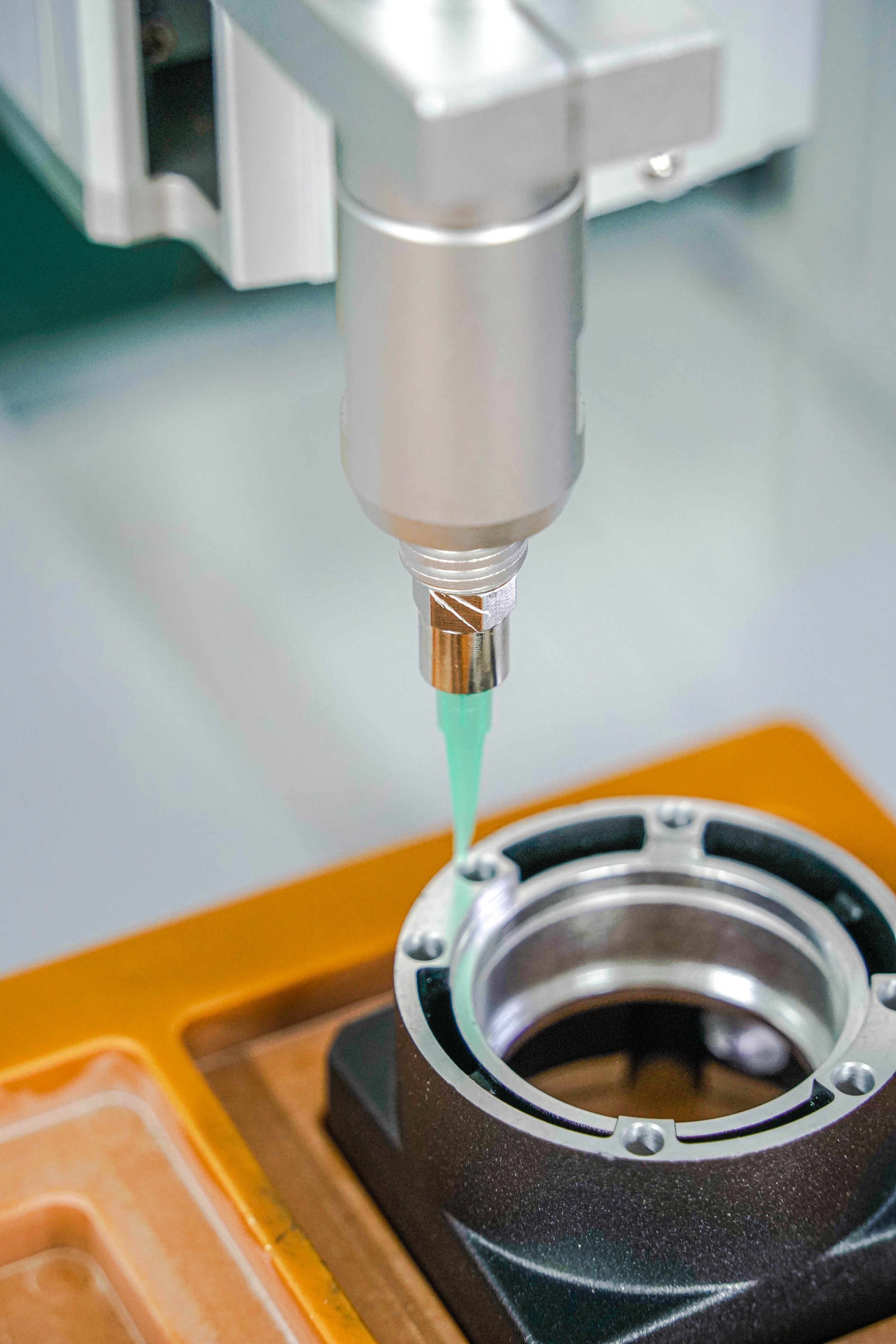 Single-station silicone dispensing machine for hardware 7