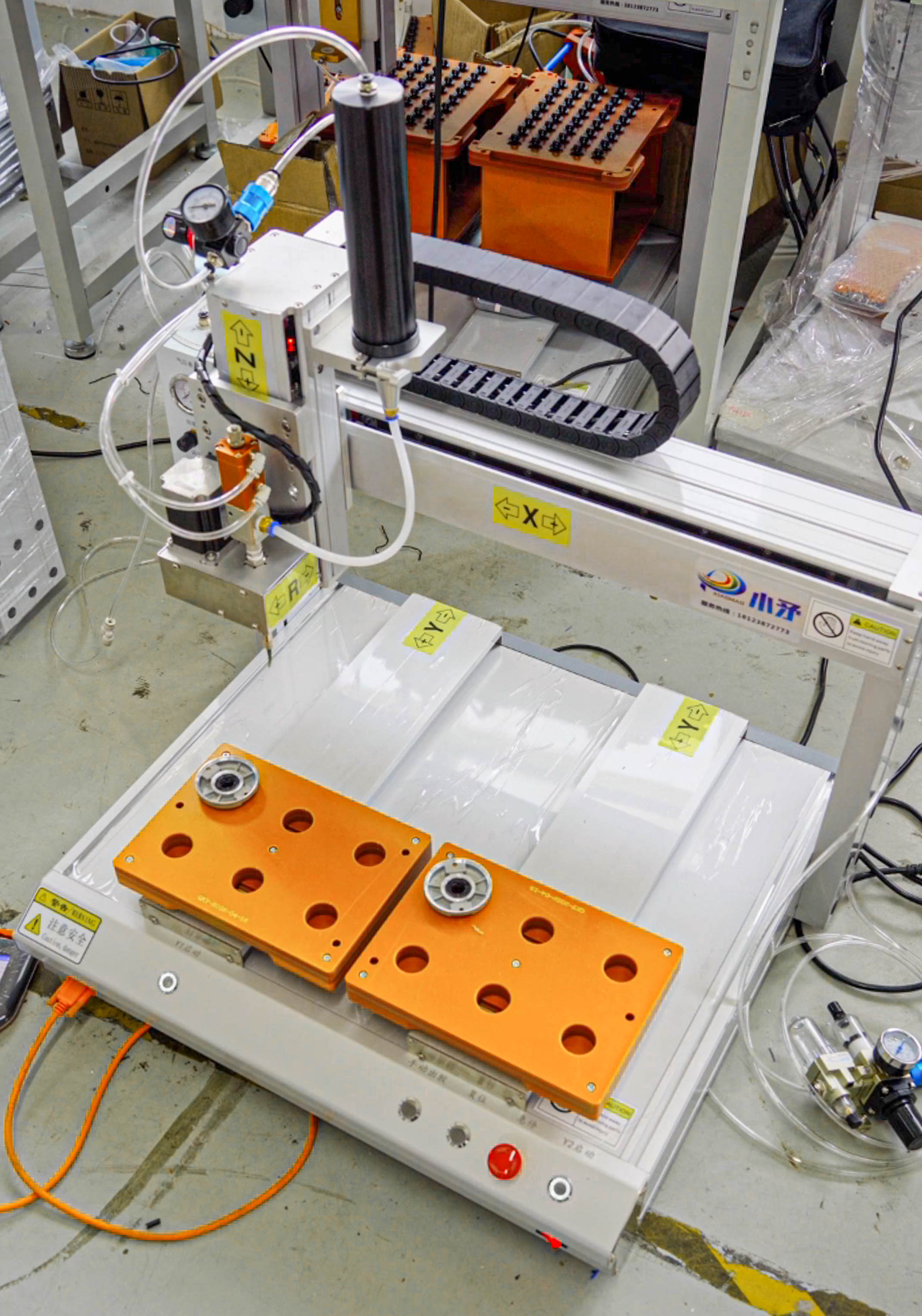 Dual-station Z-axis rotary glue dispensing machine for hardware accessories 5