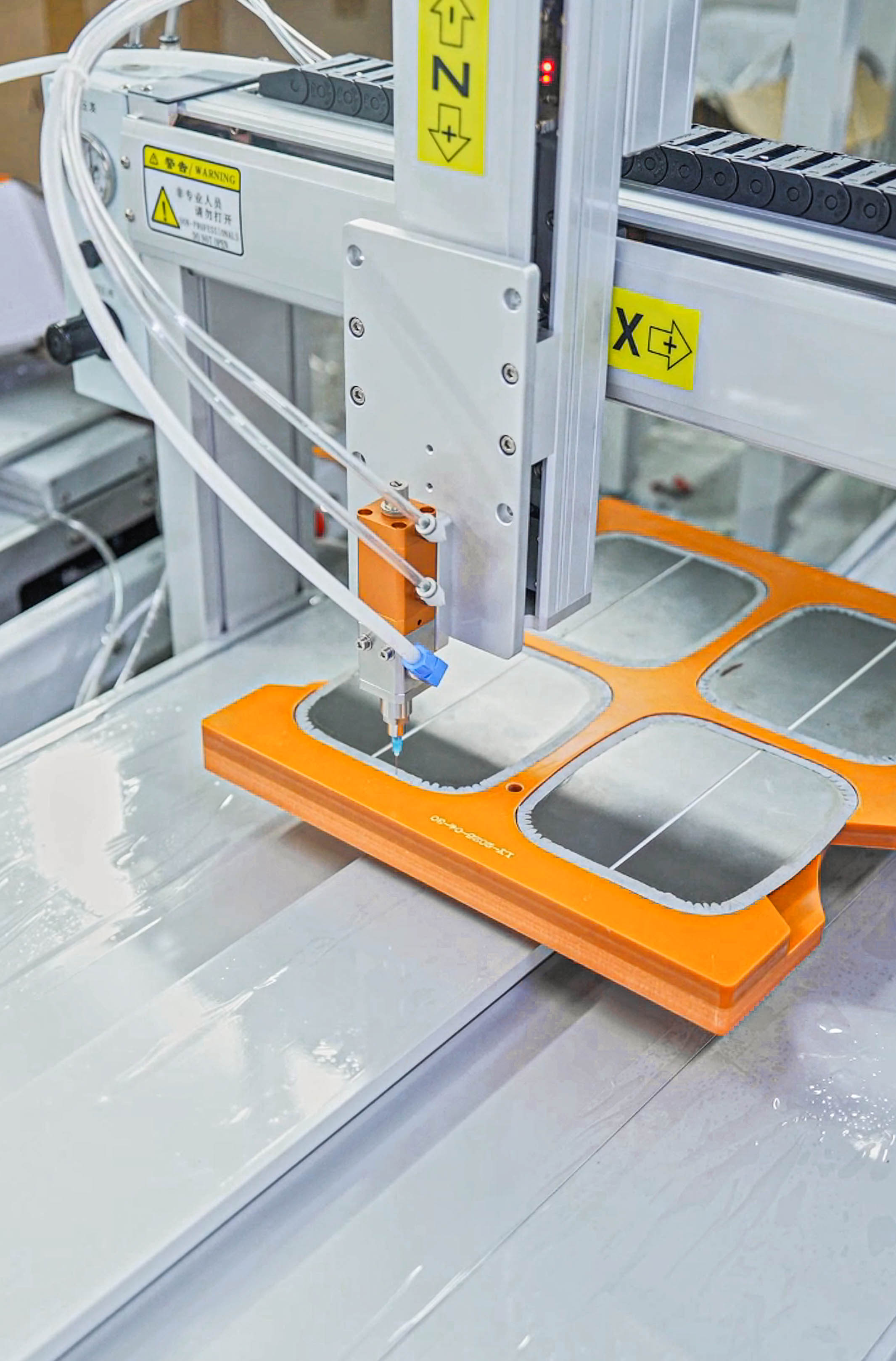 Single-station silicone dispensing machine for mirrors 6