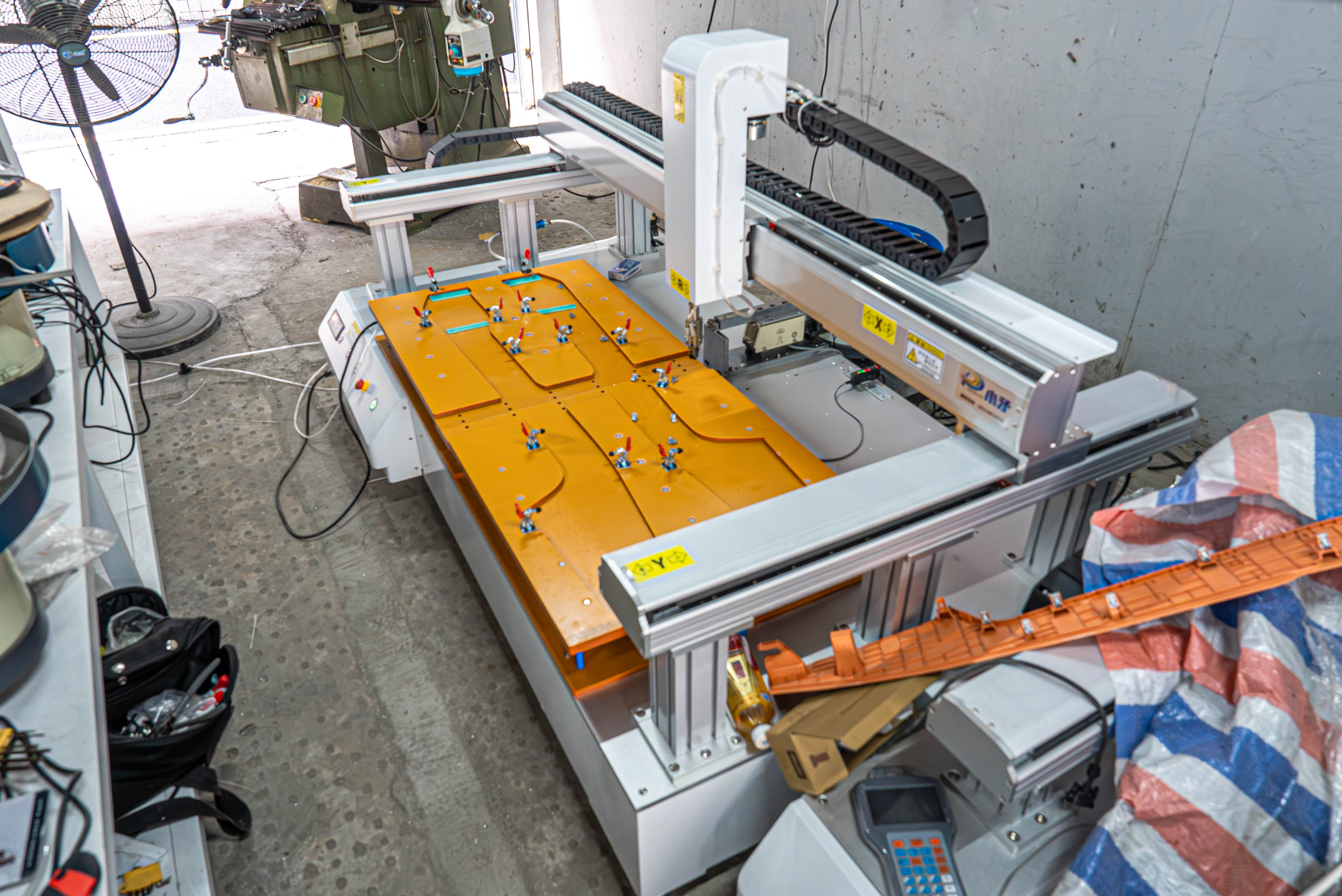 Non-standard customized plate placing machine with vibrating plate 4