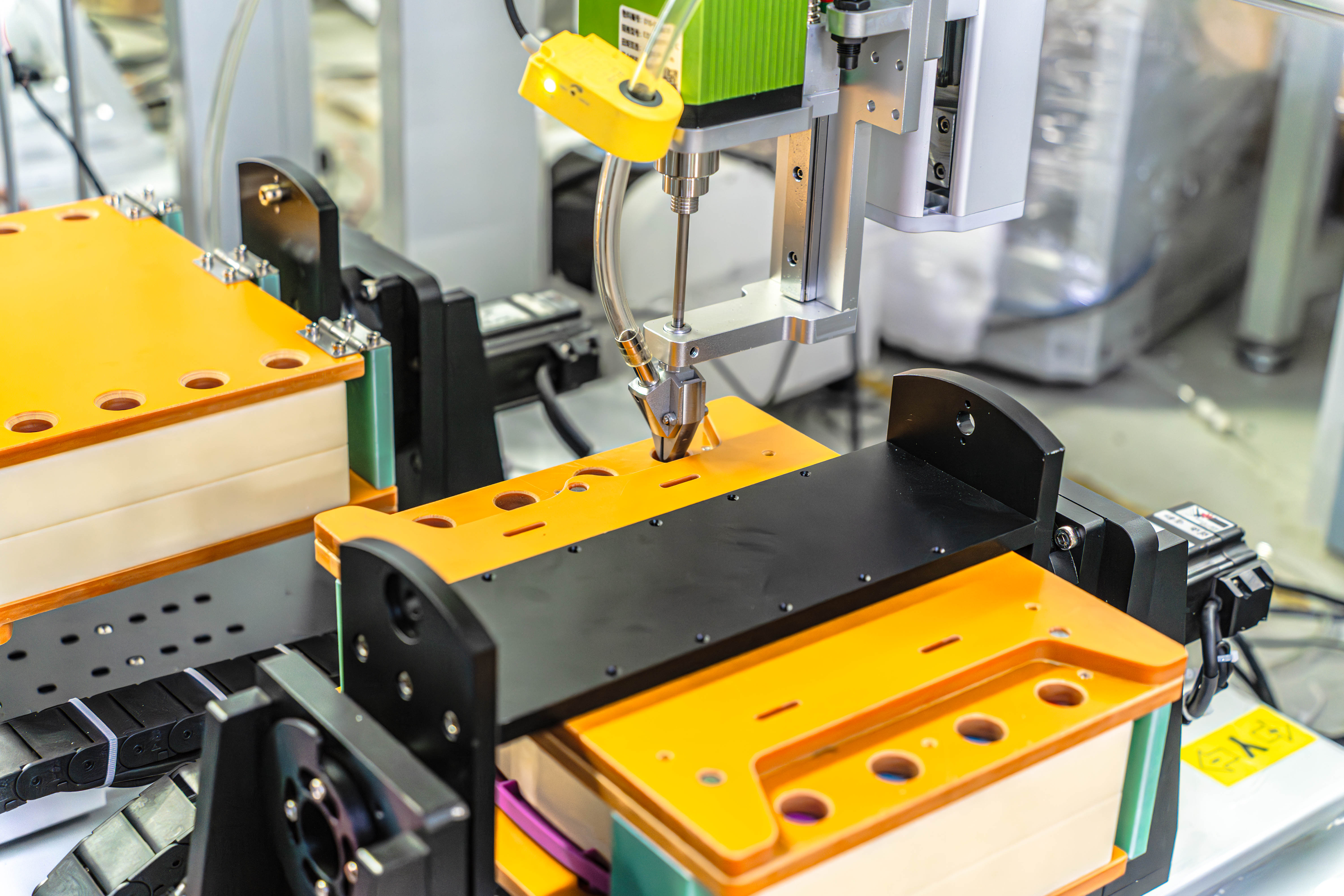 Double-station Y-axis rotary screw locking machine 6