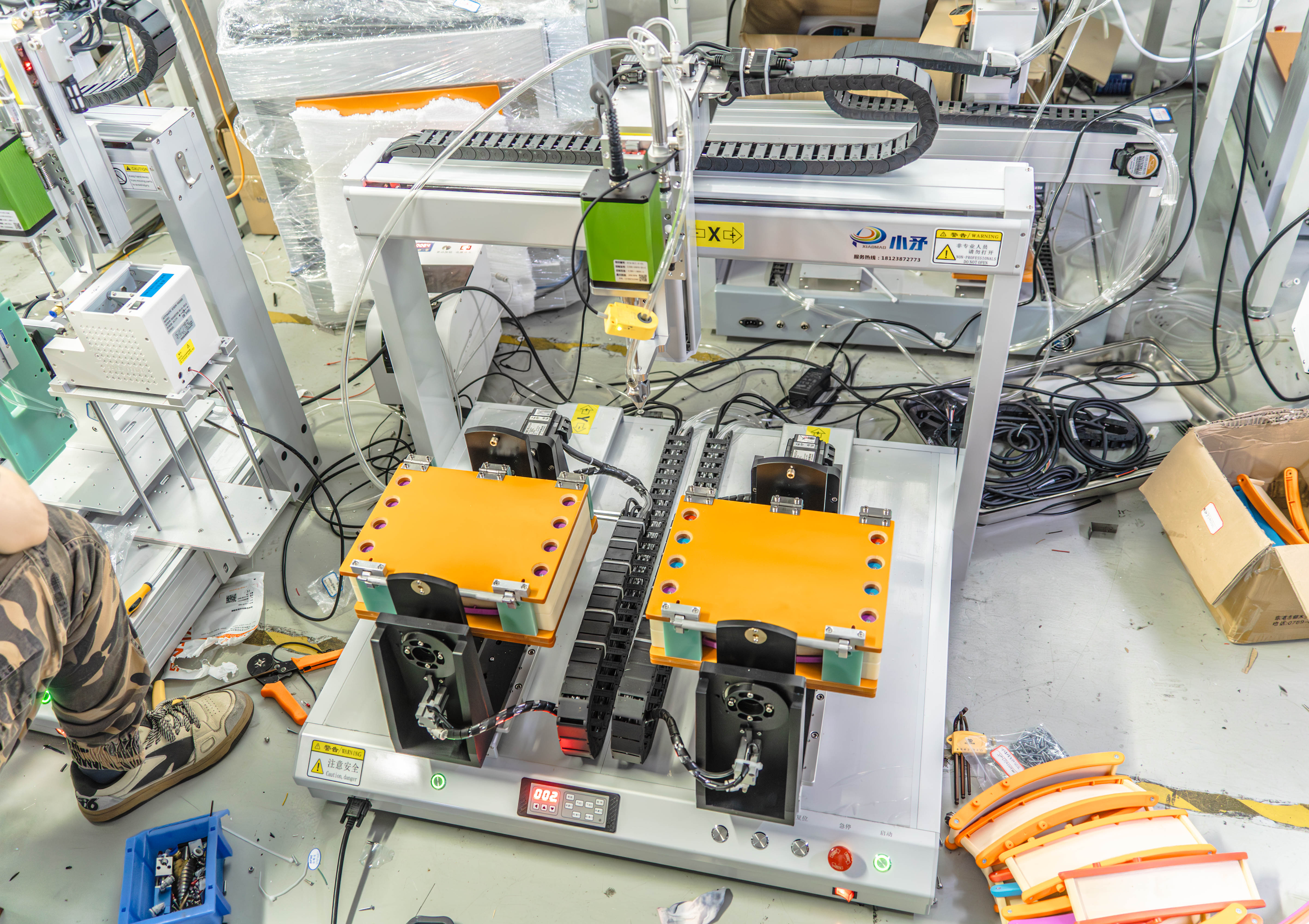 Double-station Y-axis rotary screw locking machine 4