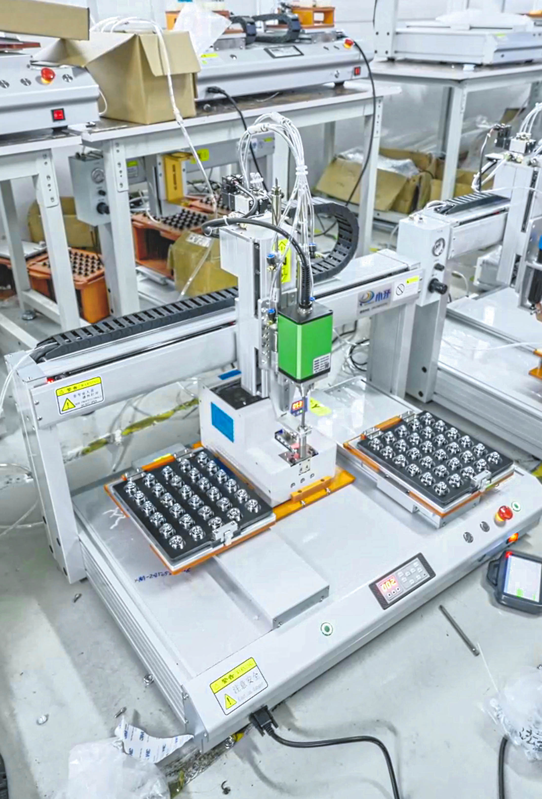 Double-station external hexagon screw machine 4
