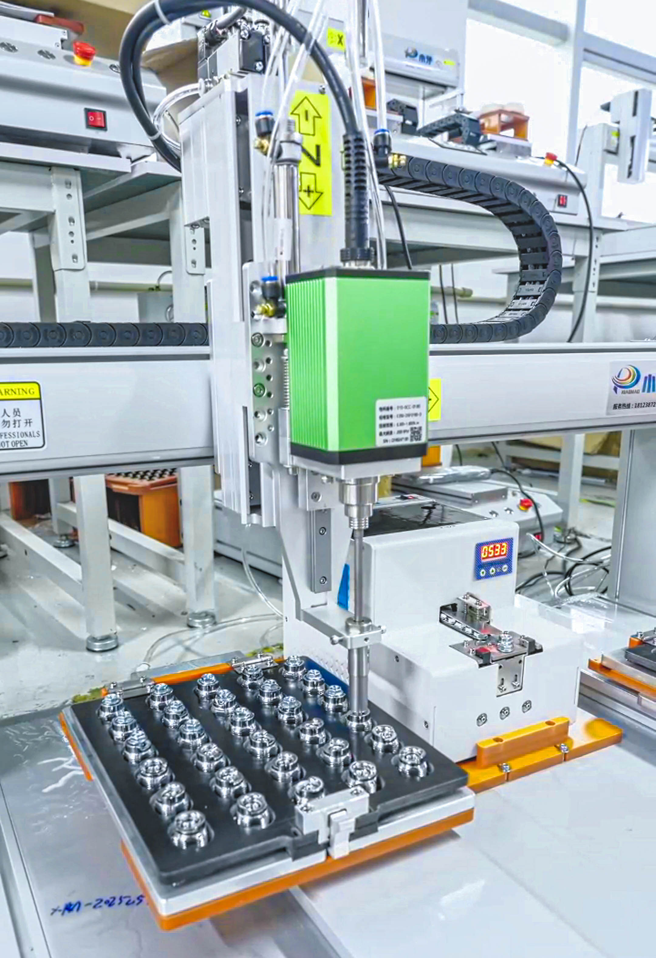 Double-station external hexagon screw machine 5