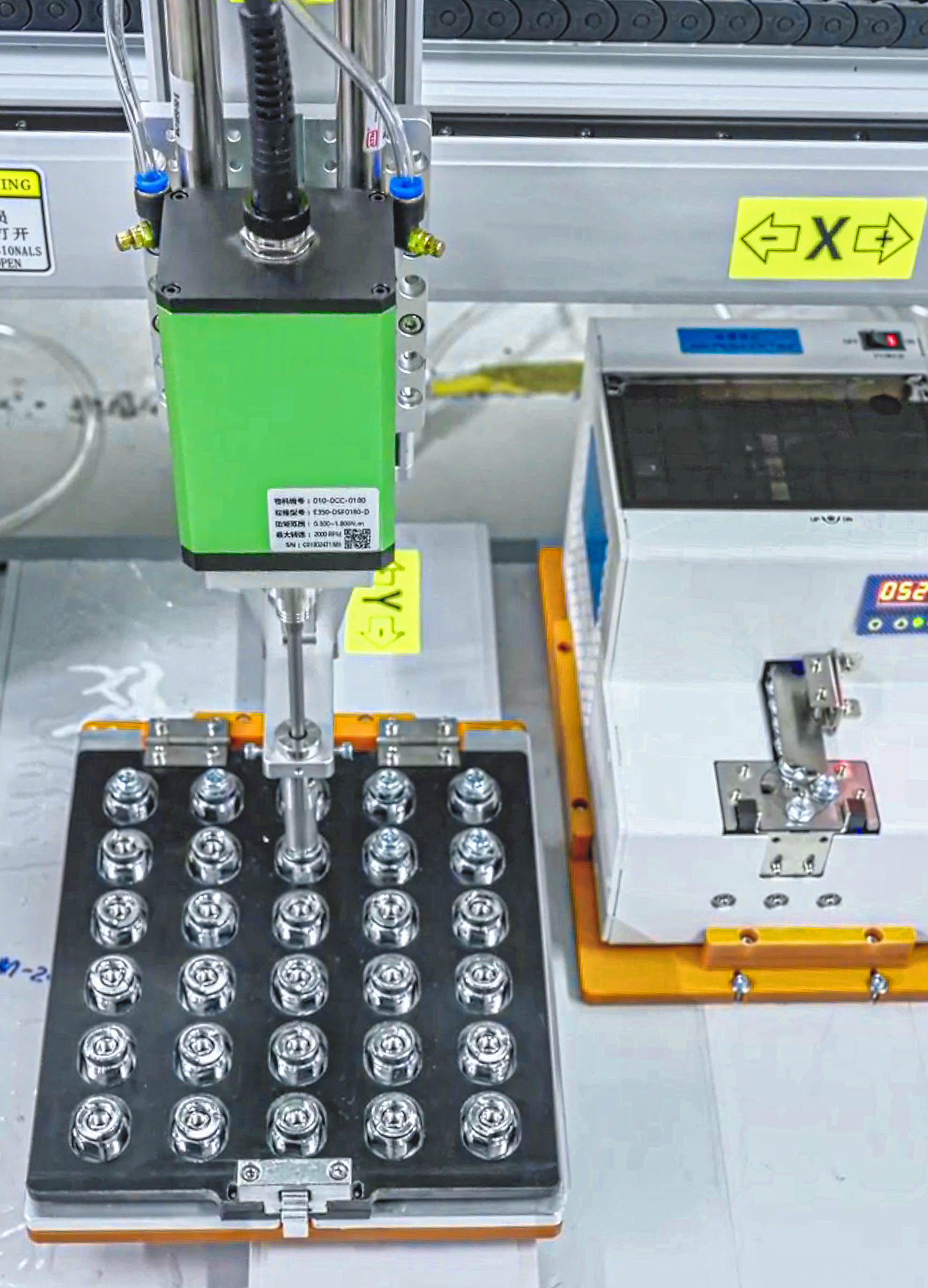Double-station external hexagon screw machine 6