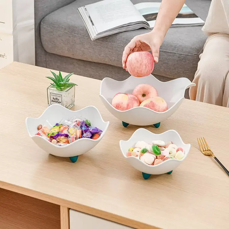 A Three Piece Set of Minimalist Dishes 1