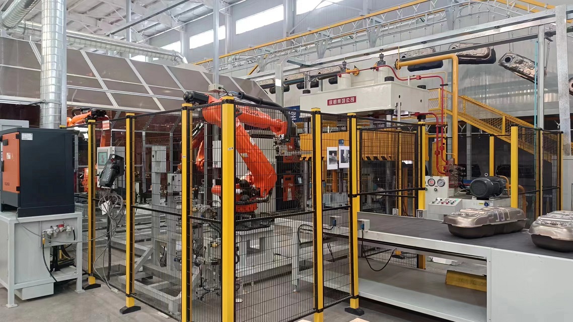 Automobile fuel tank welding equipment and production line 4