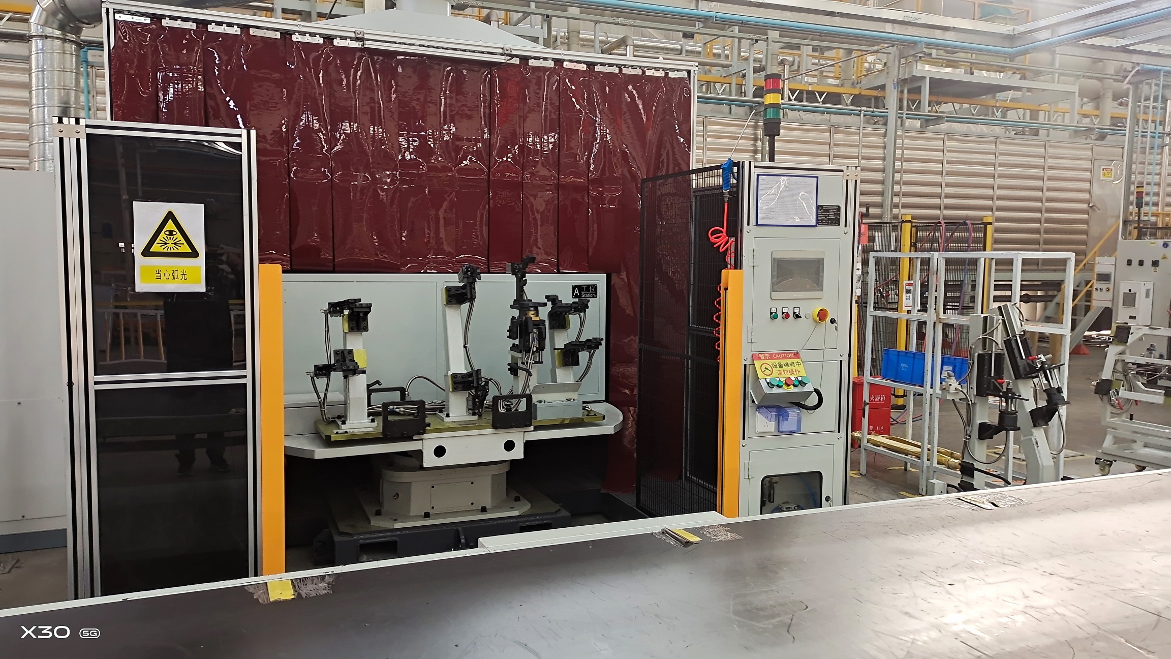 Automobile fuel tank welding equipment and production line 6