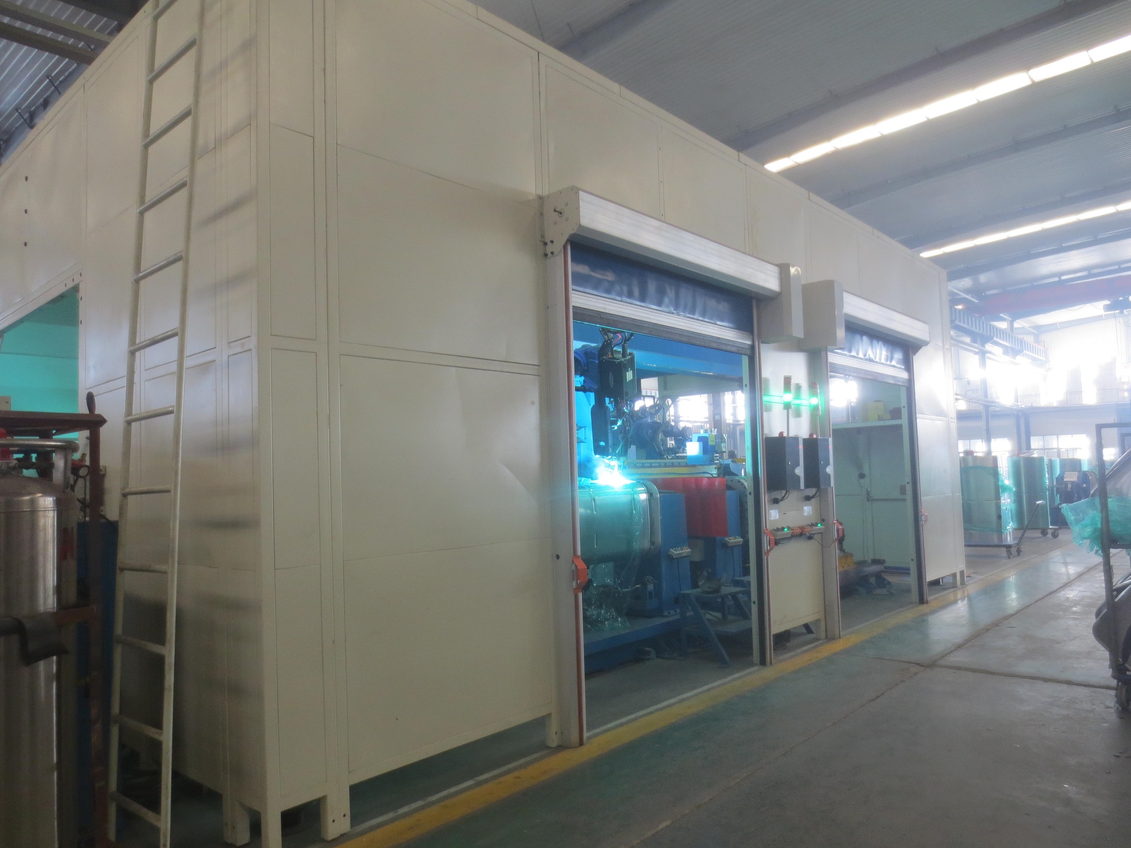 Welding equipment and production line for aluminum fuel tanks in commercial vehicles 7