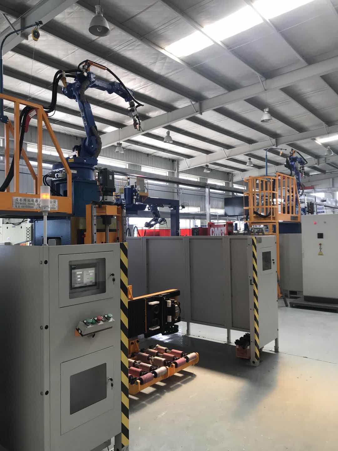 Welding equipment and production line for aluminum fuel tanks in commercial vehicles 11