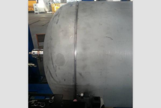 Vehicle-mounted LNG storage tank automatic welding equipment and production line 5