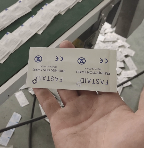 Alcohol wipes machine