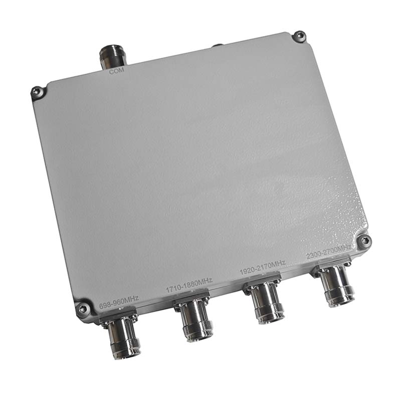 مُجمع AMPLITEC CM0427-4D-B لترددات 900 <000000> 1800 و2100 <000000> 2500 ميجا هرتز 3
