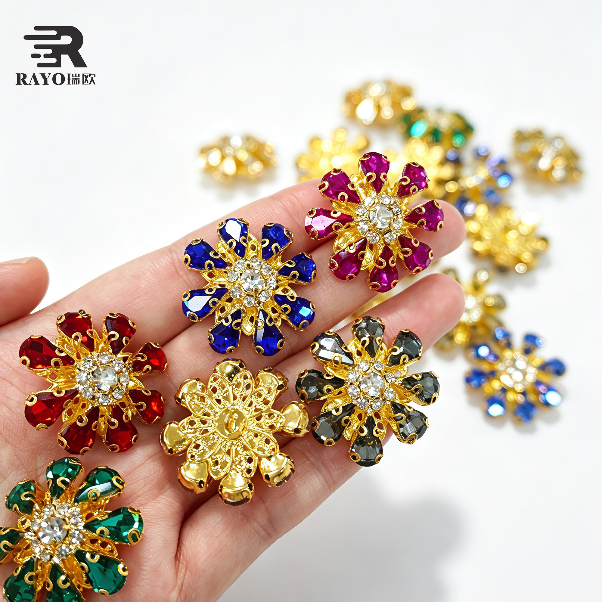 DIY Sewing Accessories Wholesale Luxury Fashion Rhinestone Flower Metal Rhinestone Buttons for Clothing 5