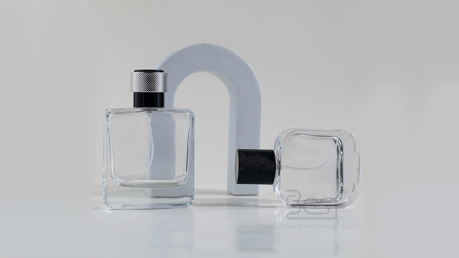Eco-Friendly White Glass Perfume Bottle 30ml/50ml, Unique Design for Daily Use & Gifting BEST-23325 1