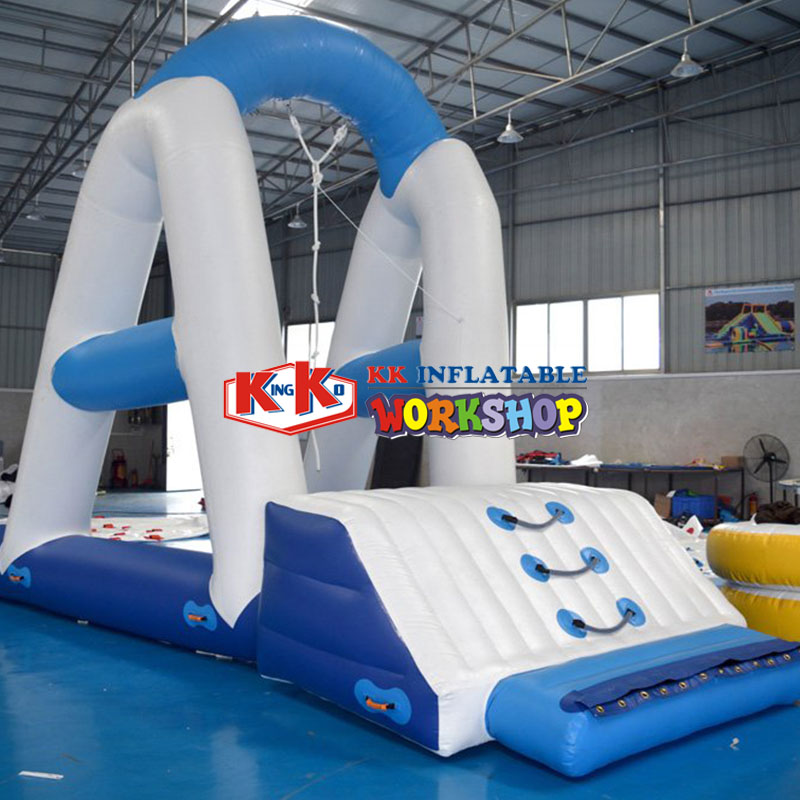 Parque acuático flotante inflable y equipo de juego de agua inflable para adultos en el mar/lago 5