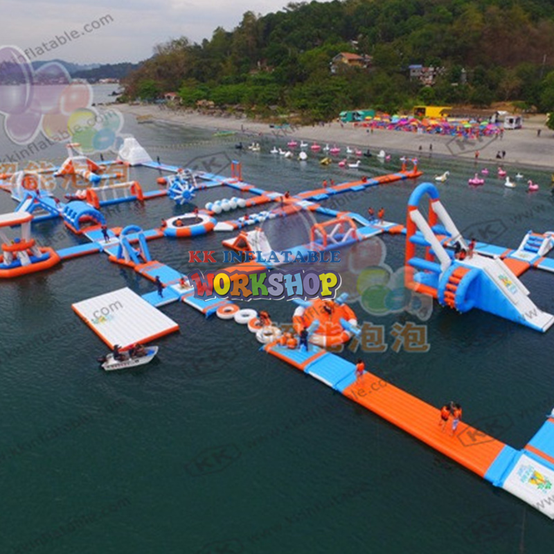 Parc aquatique personnalisé avec obstacles flottants gonflables amusants 7