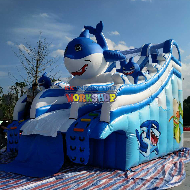 Tobogán acuático inflable azul & blanco Tobogán acuático multicanal para piscina de tierra 5