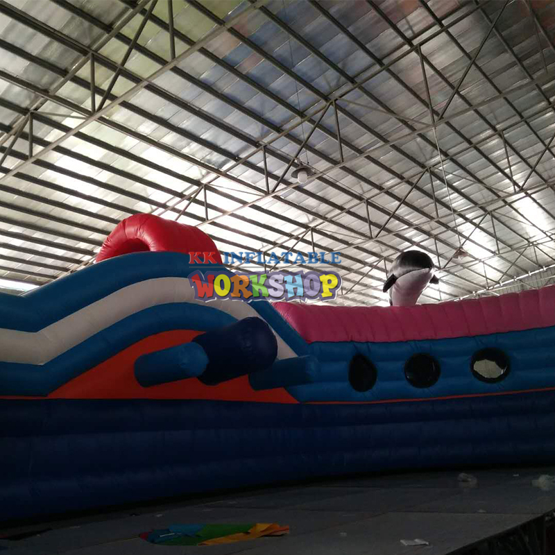 Parque acuático inflable con temática épica: castillo hinchable, trampolín y un enorme tobogán de agua desmontable. 5