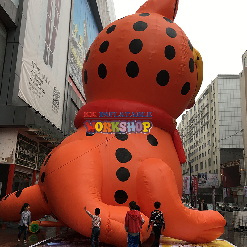Gato inflable gigante personalizado, hermoso gato de café inflable portátil de PVC de 12M de altura para modelo publicitario de feria comercial de ropa 2