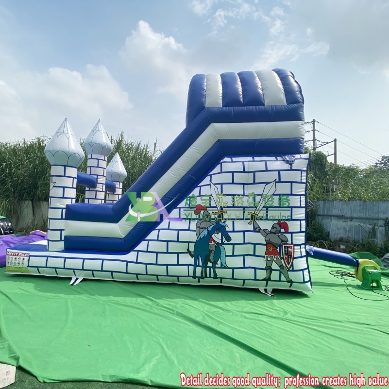 Castillo menor inflable al aire libre comercial del caballero de la diapositiva con la gorila seca de la diapositiva 3