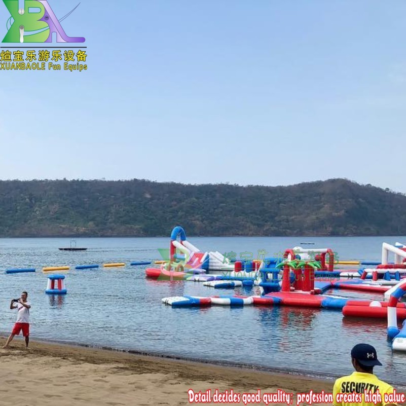 Parque acuático inflable al aire libre con isla para resort vacacional, parque acuático de playa con obstáculos flotantes 7