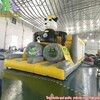 Carrera de obstáculos inflable con castillo que rebota, casa de rebote temática de Mr Black con salto con tobogán, Panda encantador de dibujos animados 1