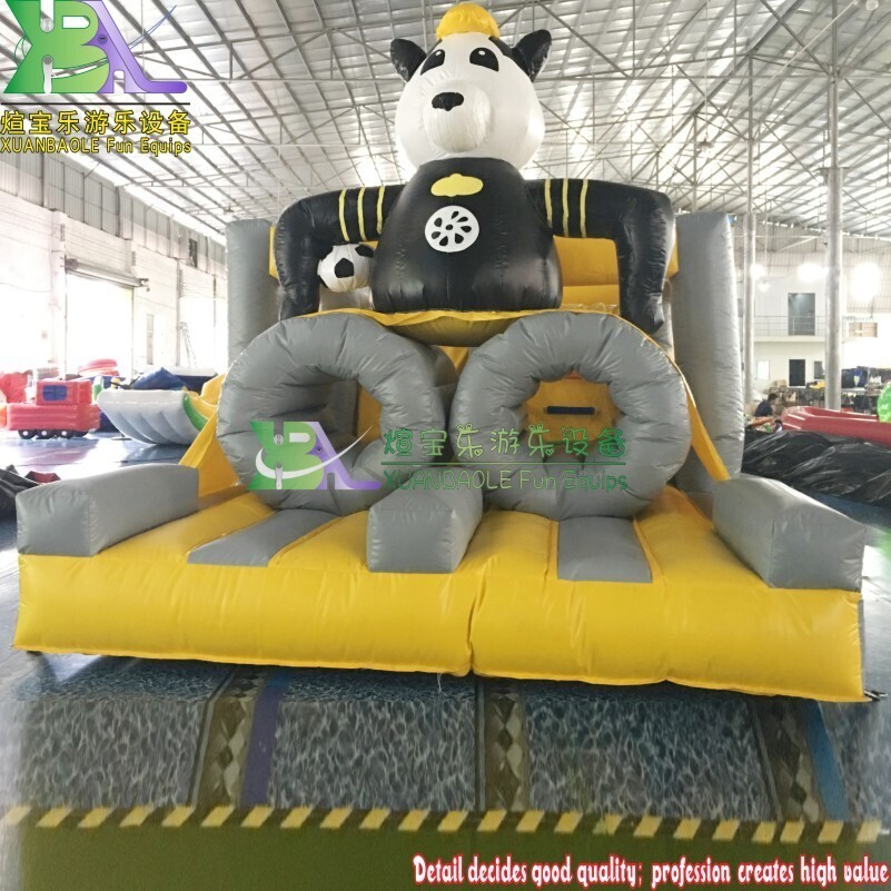 Carrera de obstáculos inflable con castillo que rebota, casa de rebote temática de Mr Black con salto con tobogán, Panda encantador de dibujos animados 2