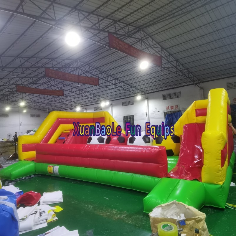 Tema de fútbol interactivo, obstáculo inflable de gran pelota/saltos y límites, juego de salto de desafío inflable 4