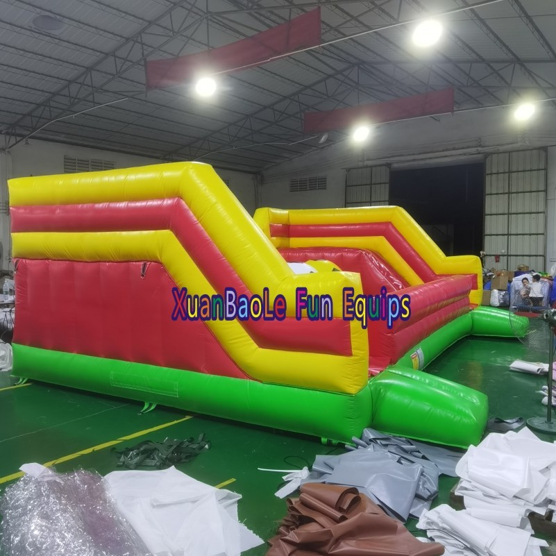 Tema de fútbol interactivo, obstáculo inflable de gran pelota/saltos y límites, juego de salto de desafío inflable 3