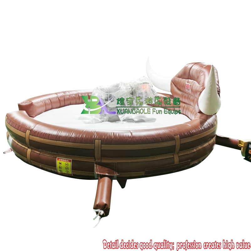 Montar a caballo inflable del toro del rodeo occidental, juego del deporte del carnaval Toro inflable del rodeo del Bronco Bucking 8