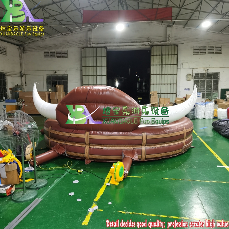 Montar a caballo inflable del toro del rodeo occidental, juego del deporte del carnaval Toro inflable del rodeo del Bronco Bucking 7