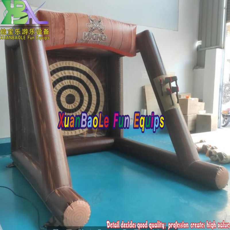 Juego de hacha de batalla inflable interactivo / Juego de carnaval con desafío de lanzamiento de hacha voladora inflable 2