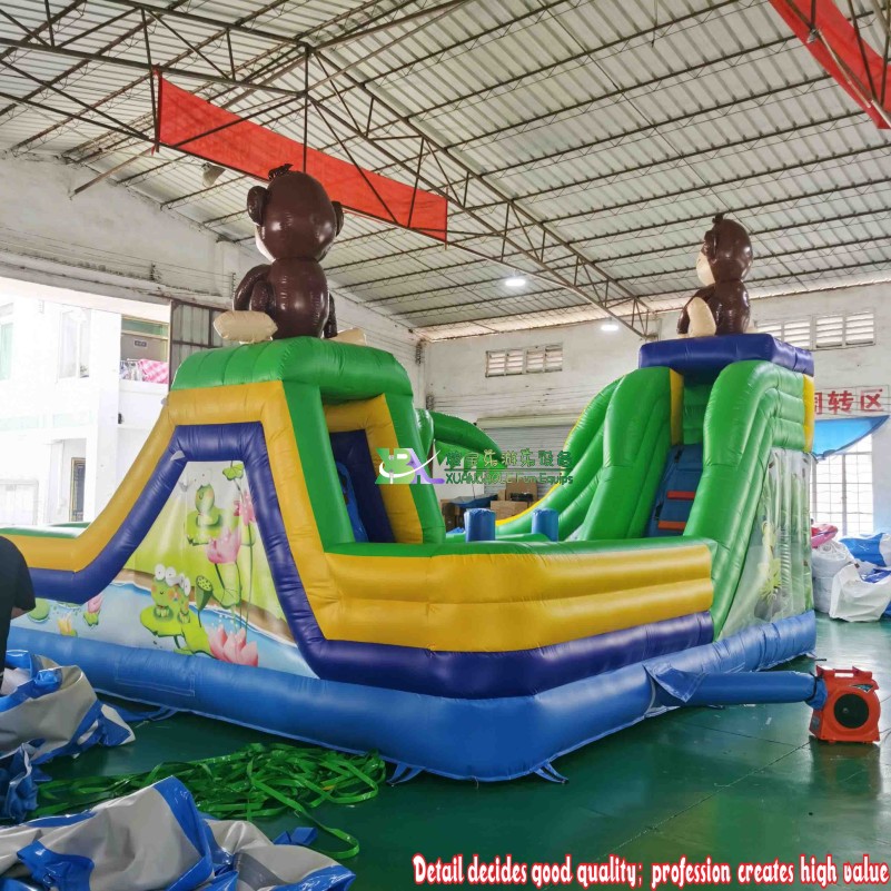 Parc aquatique gonflable Tropical Adventure avec un singe joyeux - Ensemble de toboggans gonflables surmontés 8
