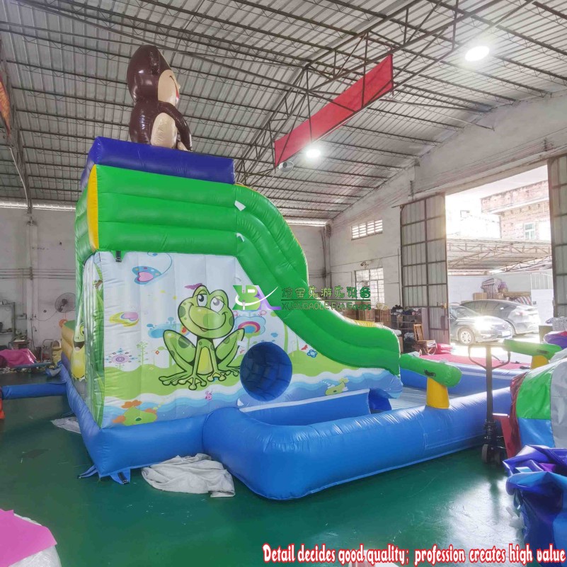 Parc aquatique gonflable Tropical Adventure avec un singe joyeux - Ensemble de toboggans gonflables surmontés 6