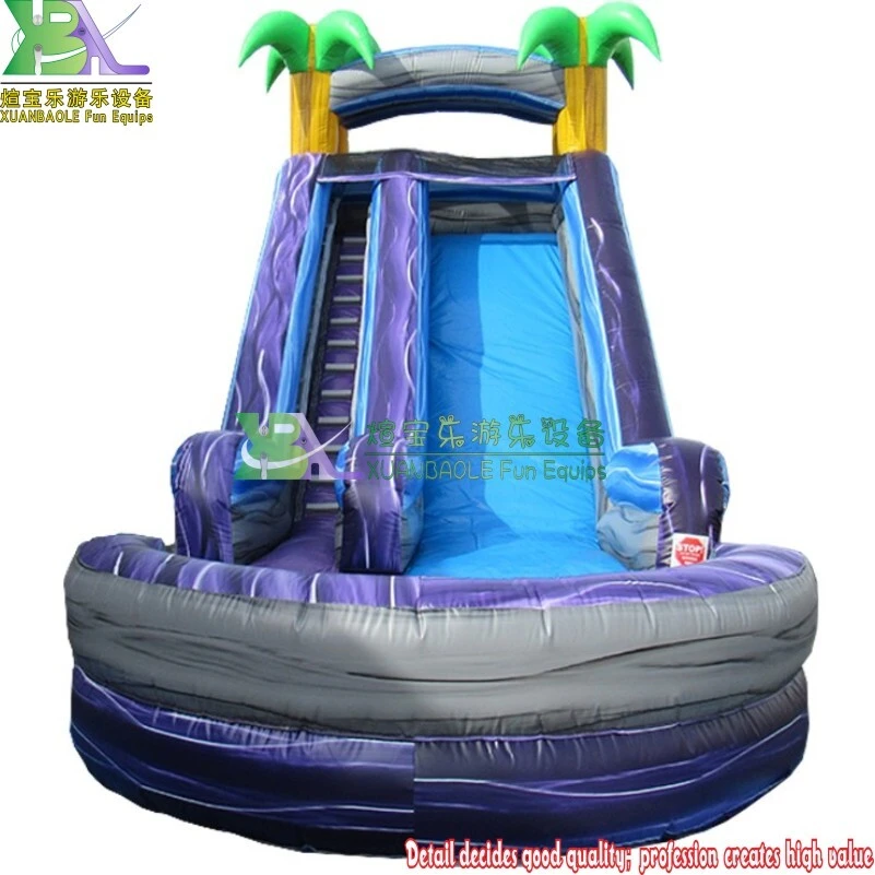 Tobogán acuático inflable morado estilo tropical con decoración de palmeras 1