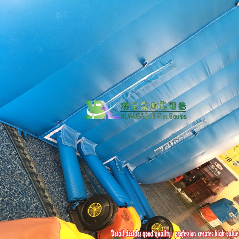 Parque acuático inflable con dibujos de animales y toboganes acuáticos inflables multitobogán. 9