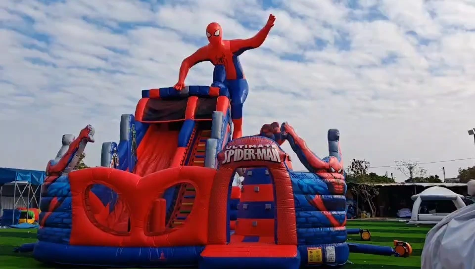 Aire de jeux gonflable extérieure pour enfants, toboggan à obstacles Spiderman 3D, ville amusante gonflable pour enfants 1