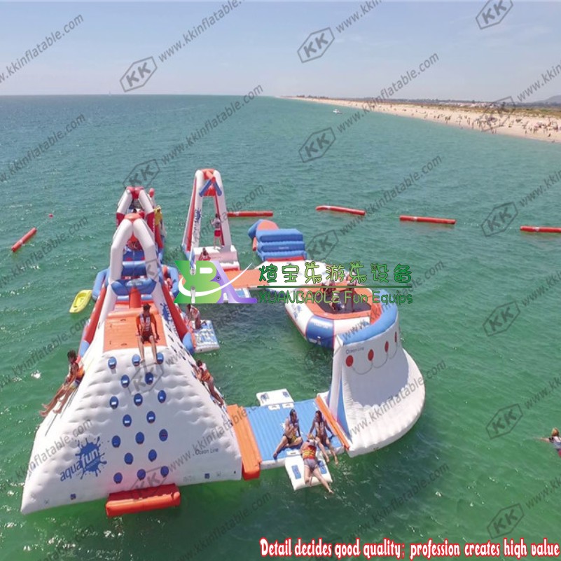 Island Giant Inflatable Water Park Inflatable Floating Slides with Trampoline 1