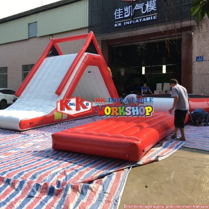 Juego de juegos de agua flotante de agua flotante triangular inflable personalizado 1